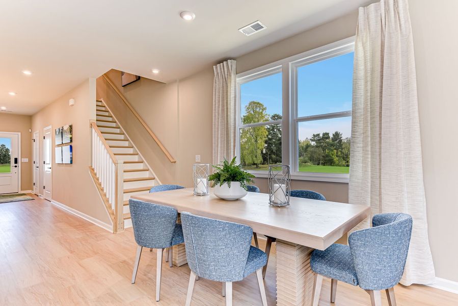 Dining Area Dining Area