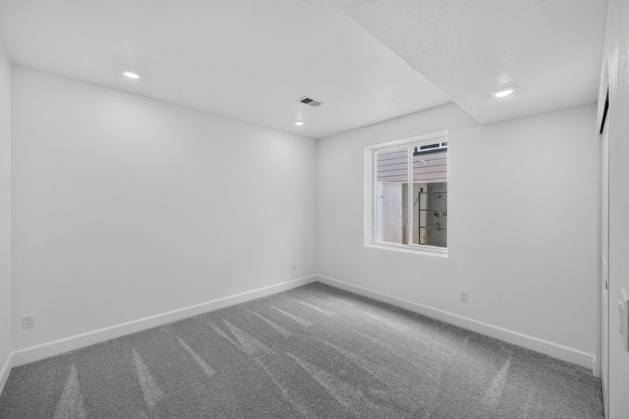 Spacious, unfurnished interior of a new home in Trailstone, Arvada (Image 27).