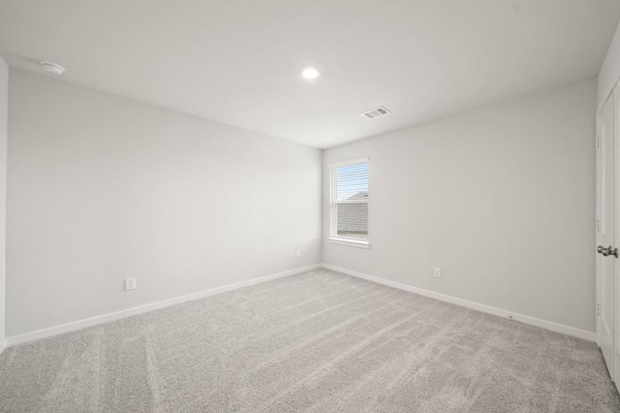 Spacious, unfurnished interior of a new home in Pearlbrook, Texas City (Image 18).