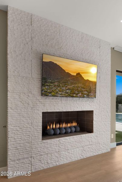 51-web-or-mls-Primary Bedroom6