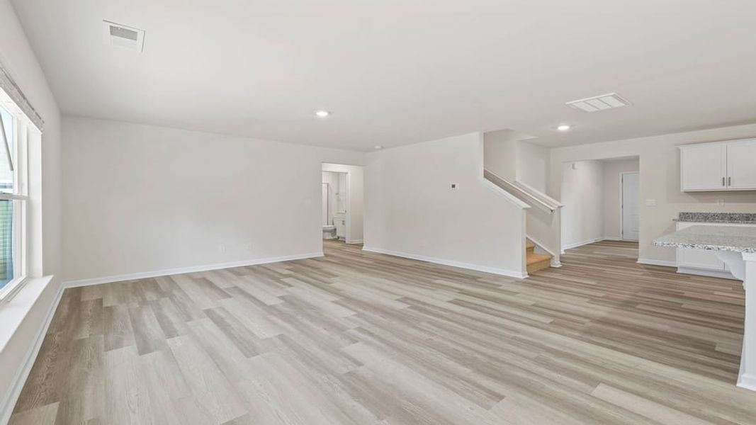 Spacious, unfurnished interior of a new home in Cedar Gap, Fountain Inn (Image 18).