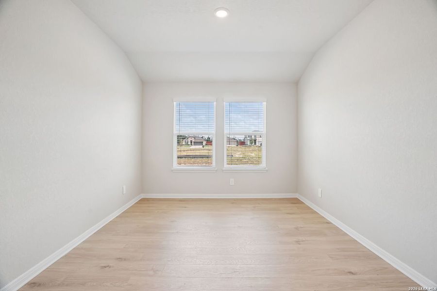 Spacious, unfurnished interior of a new home in Carmel Ranch, Schertz (Image 24).