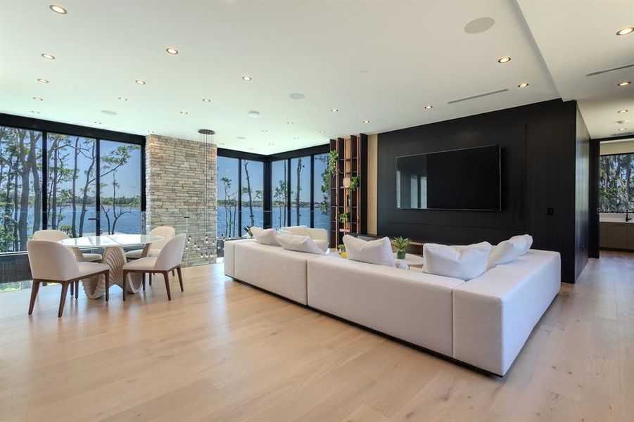 Community amenities in , Windermere (Image 48).