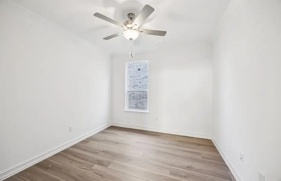 Flexible living space off entryway, can be used as a study Flexible living space off entryway, can be used as a study