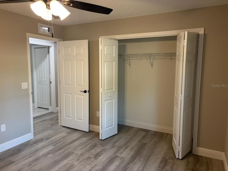 Spacious, unfurnished interior of a new home in , Citrus Springs (Image 32).