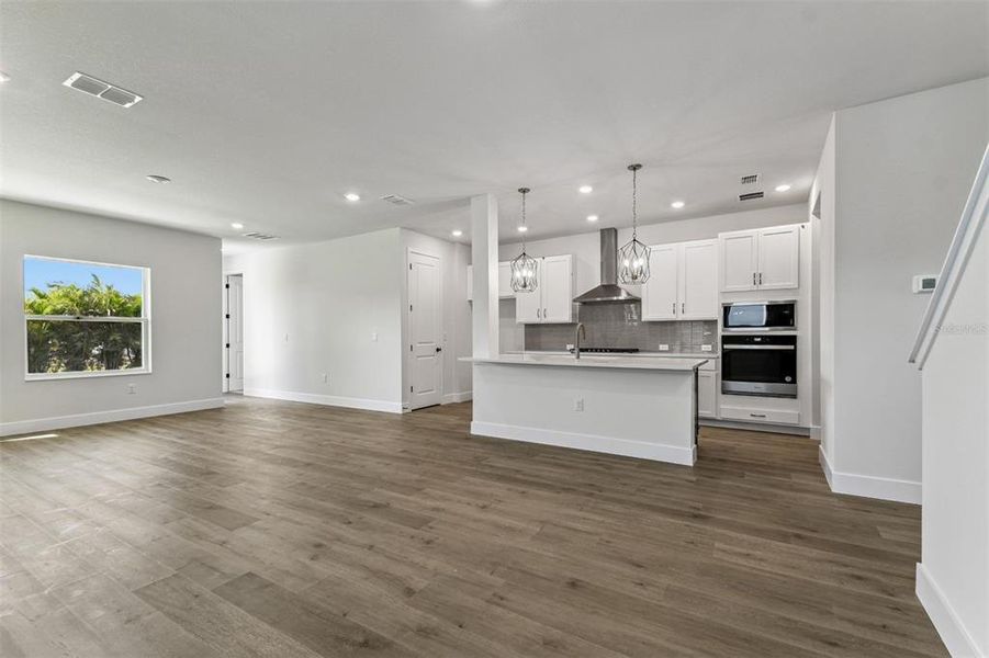 Spacious, unfurnished interior of a new home in Waterset Tradition Series, Apollo Beach (Image 21).