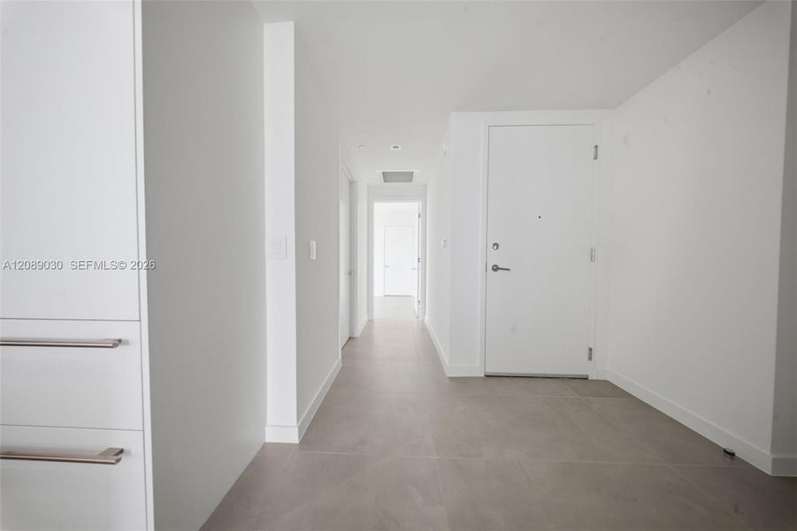 Spacious, unfurnished interior of a new home in , Miami (Image 45).