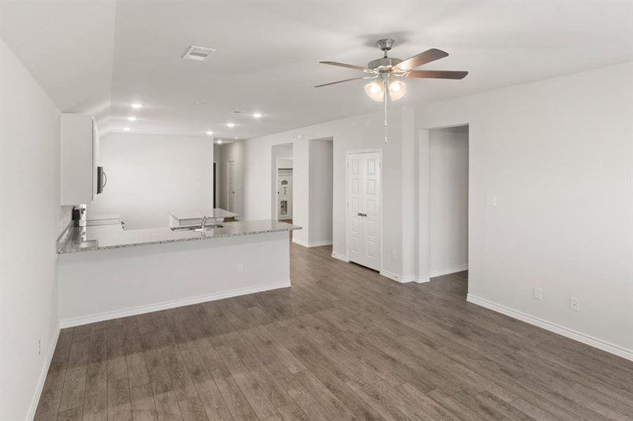Spacious, unfurnished interior of a new home in Retreat at Fossil Creek, Fort Worth (Image 12). Spacious, unfurnished interior of a new home in Retreat at Fossil Creek, Fort Worth (Image 12).