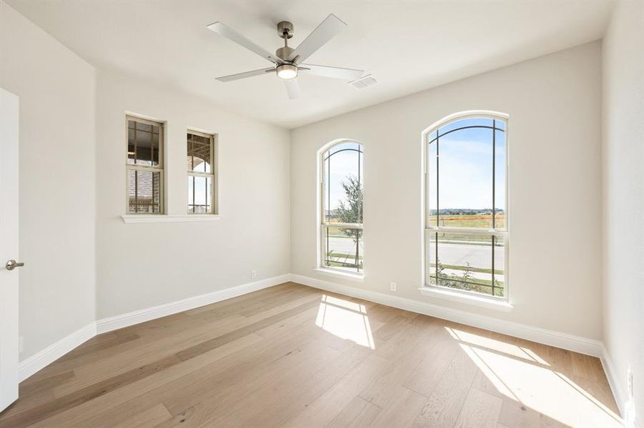 Spacious, unfurnished interior of a new home in Country Lakes Classic 60, Argyle (Image 34).
