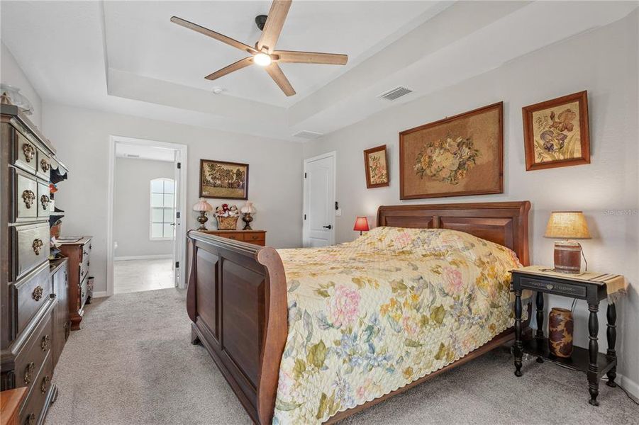 Furnished interior view inside a new home in , Dunnellon (Image 20).