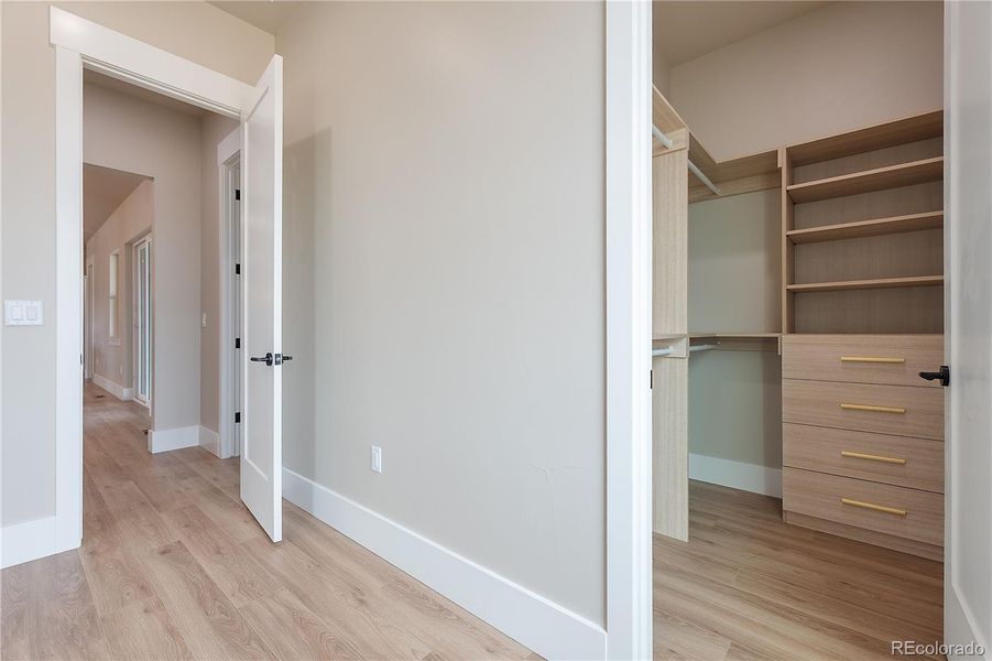 Spacious, unfurnished interior of a new home in , Fort Lupton (Image 21).