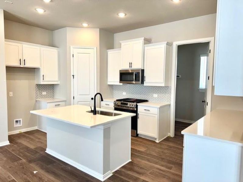 Furnished interior view inside a new home in Heritage, Dripping Springs (Image 7). Furnished interior view inside a new home in Heritage, Dripping Springs (Image 7).