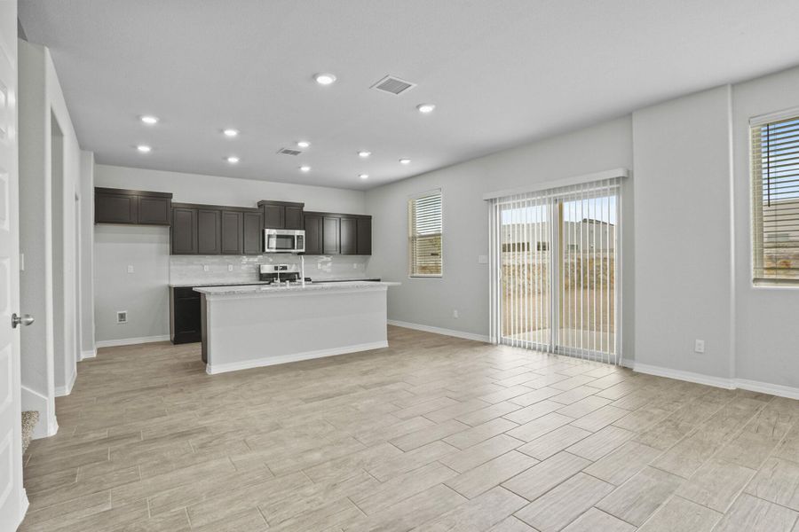 Representative furnished interior of a home built from the Blue Agave by View Homes in Paseos Del Este, Horizon City (Image 33).