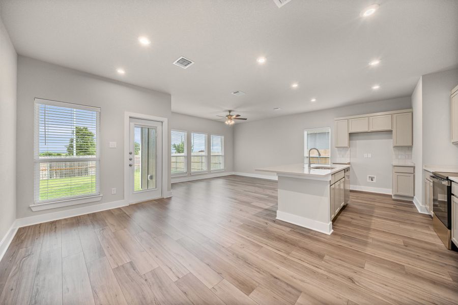 Spacious, unfurnished interior of a new home in North Point, Temple (Image 6).