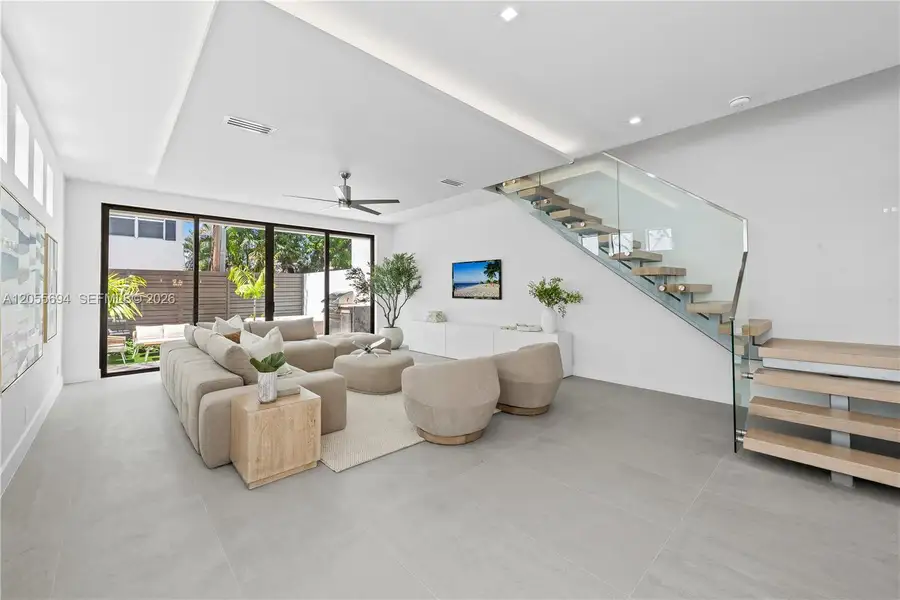 Furnished interior view inside a new home in , Fort Lauderdale (Image 65).