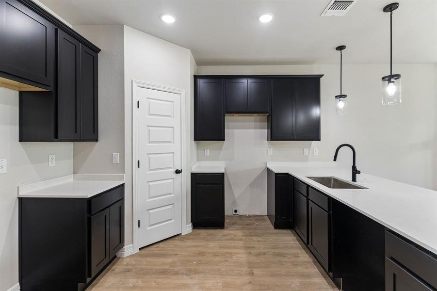 Furnished interior view inside a new home in , Killeen (Image 12).