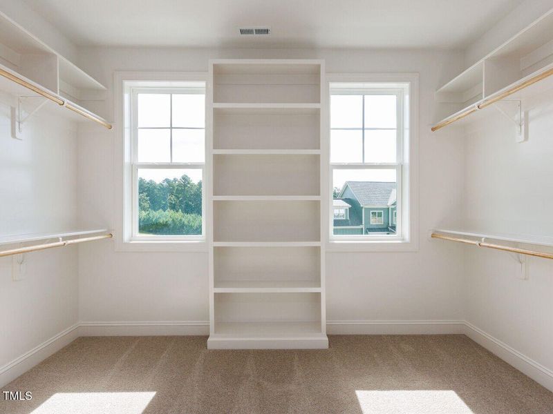 027-1280x960-primary-closet