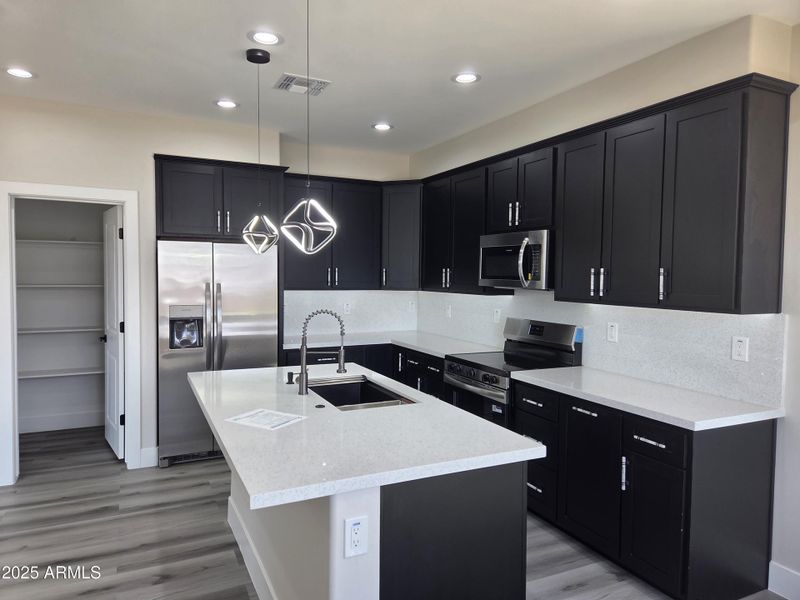 20250903_140428 20250903_140428