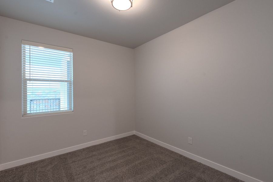 Spacious, unfurnished interior of a new home in Emerald Estates, El Paso (Image 31).