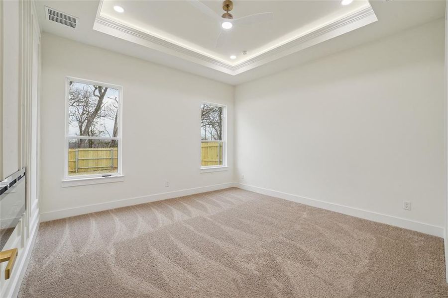 Spacious, unfurnished interior of a new home in , Dallas (Image 23).