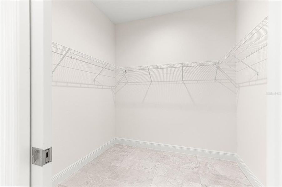 Spacious, unfurnished interior of a new home in , Dunnellon (Image 51).