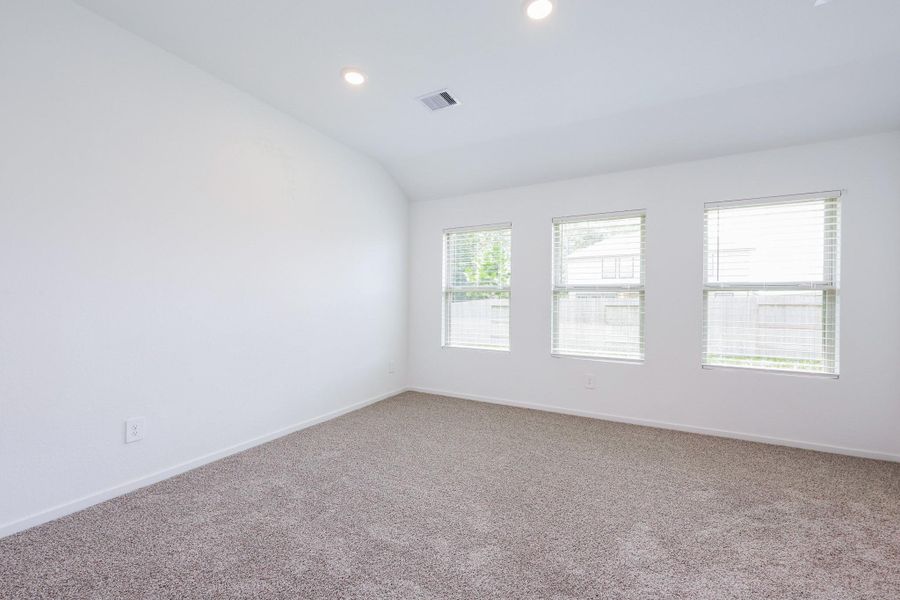 Spacious, unfurnished interior of a new home in Ladera Creek, Conroe (Image 18). Spacious, unfurnished interior of a new home in Ladera Creek, Conroe (Image 18).