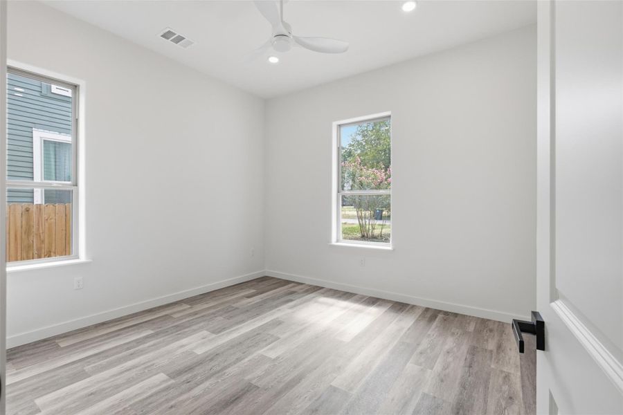 Spacious, unfurnished interior of a new home in , Smithville (Image 18).