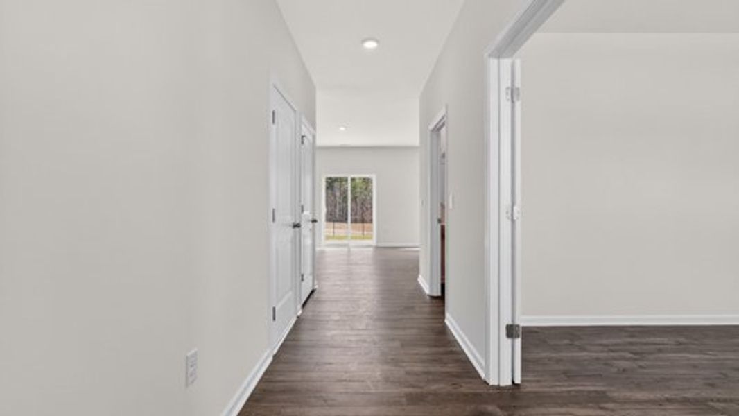 Spacious, unfurnished interior of a new home in Shahbain Reserve, Raeford (Image 15).