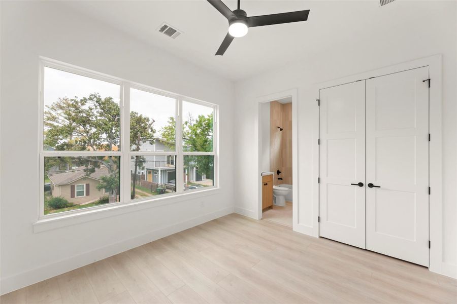 Spacious, unfurnished interior of a new home in , Houston (Image 19).