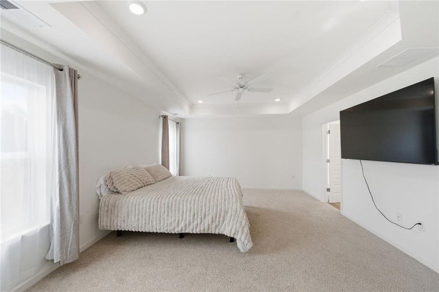 Furnished interior view inside a new home in Water Oak Estates, Lawrenceville (Image 5).
