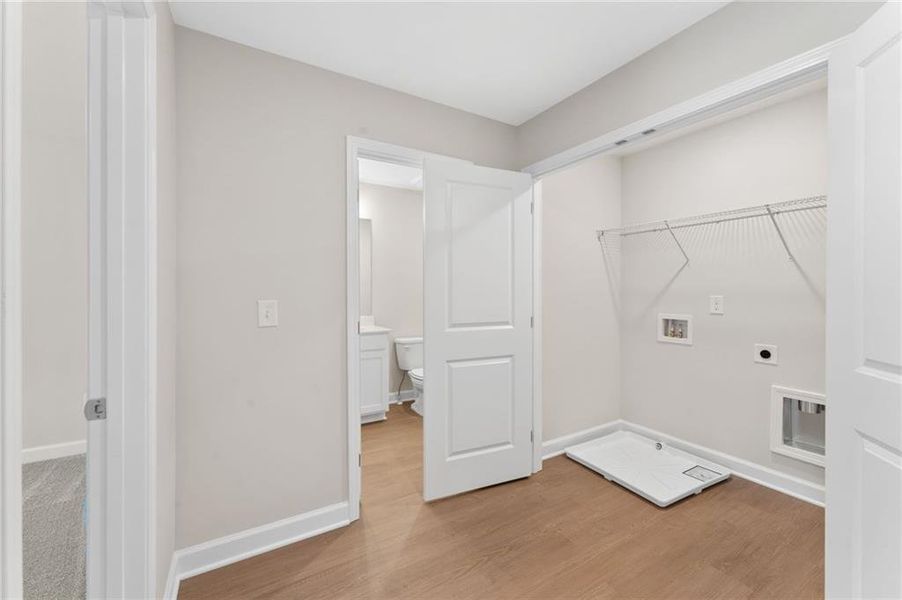 Spacious, unfurnished interior of a new home in Cherokee Township, Acworth (Image 33).