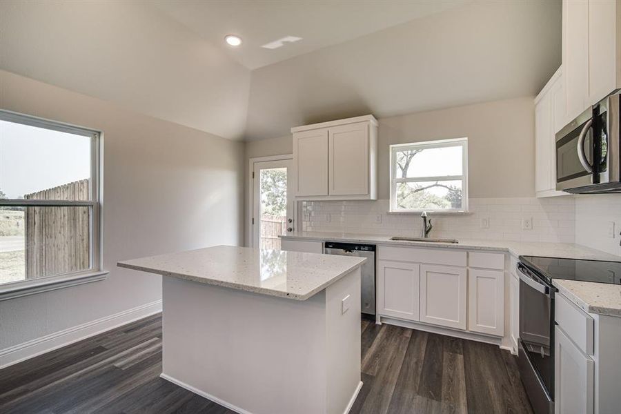 Furnished interior view inside a new home in , Corsicana (Image 6).