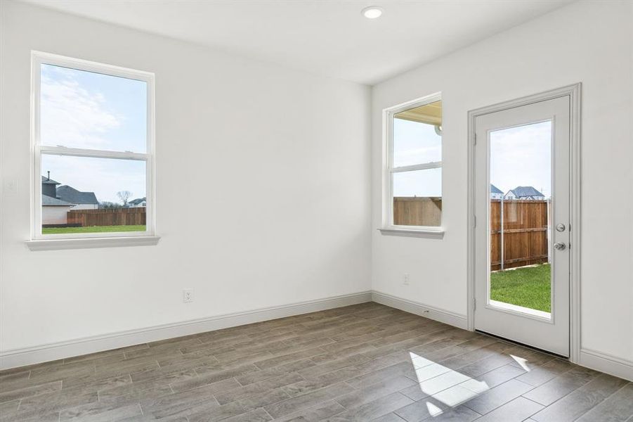 Spacious, unfurnished interior of a new home in Venetian, Weston (Image 18).
