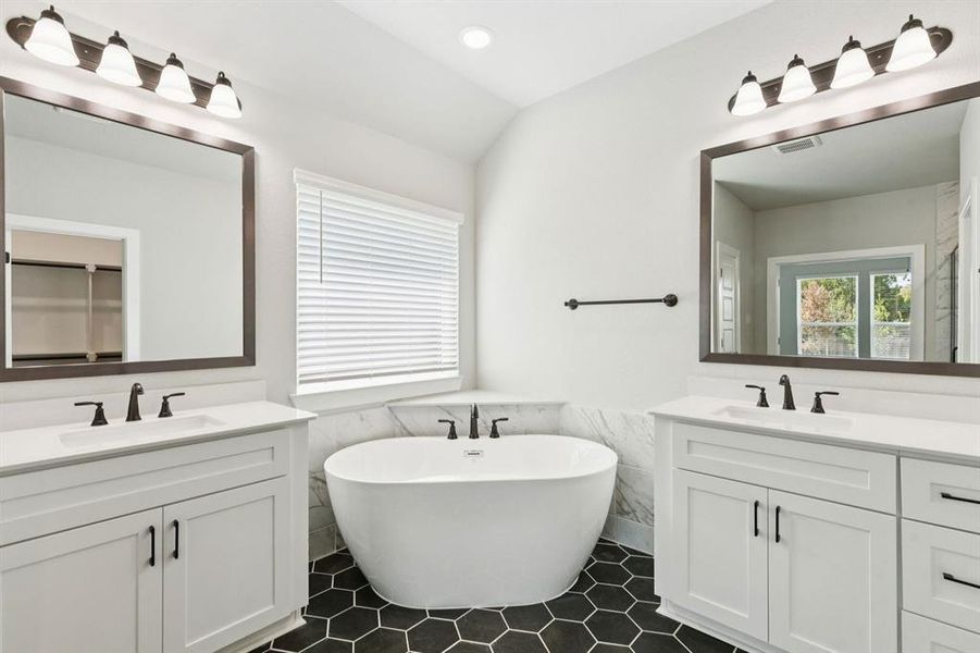 18-1866Silver_018 18-1866Silver_018