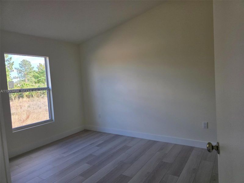 Spacious, unfurnished interior of a new home in , Lehigh Acres (Image 12).