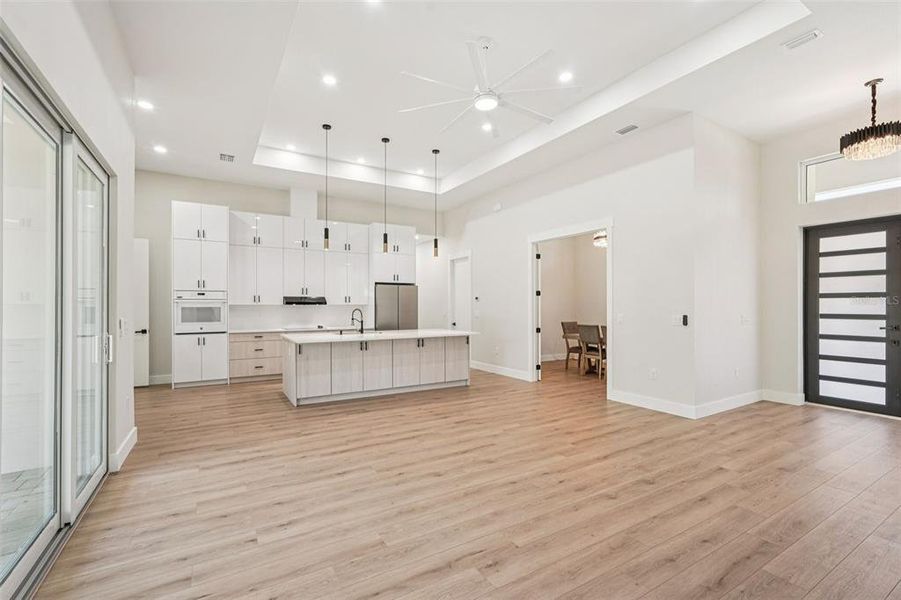 Spacious, unfurnished interior of a new home in , Port Charlotte (Image 37).