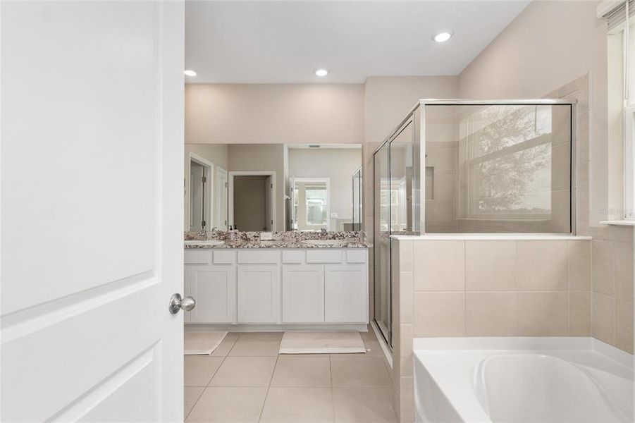 Furnished interior view inside a new home in , Ocala (Image 41).