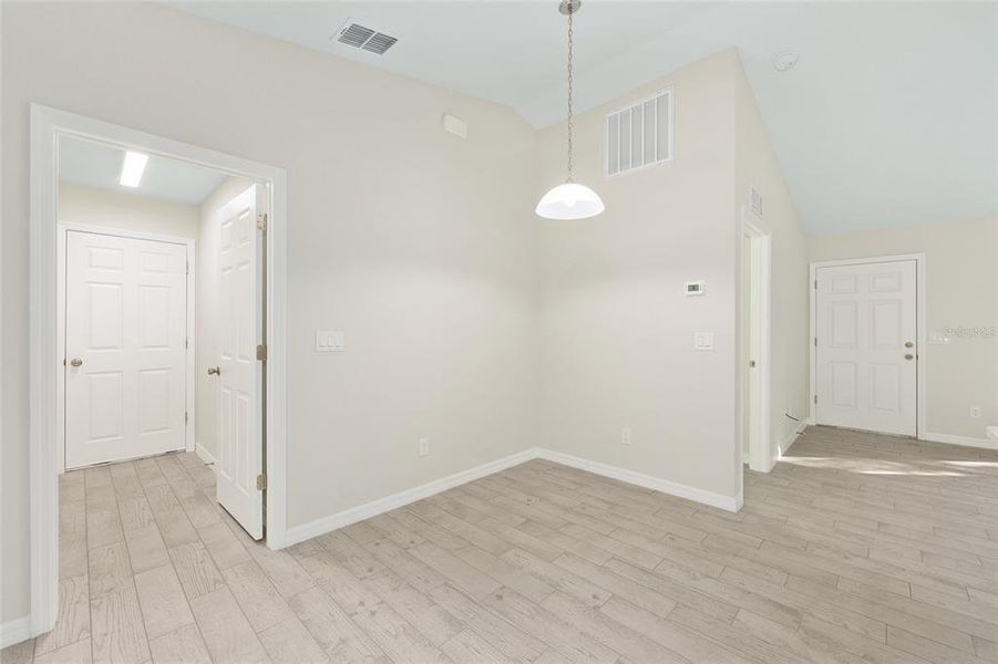 Spacious, unfurnished interior of a new home in , Ocala (Image 28).