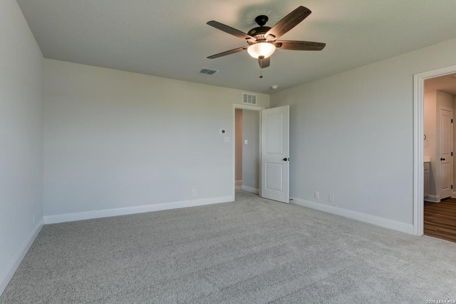 Spacious, unfurnished interior of a new home in Saddlebrook Ranch, Schertz (Image 23).
