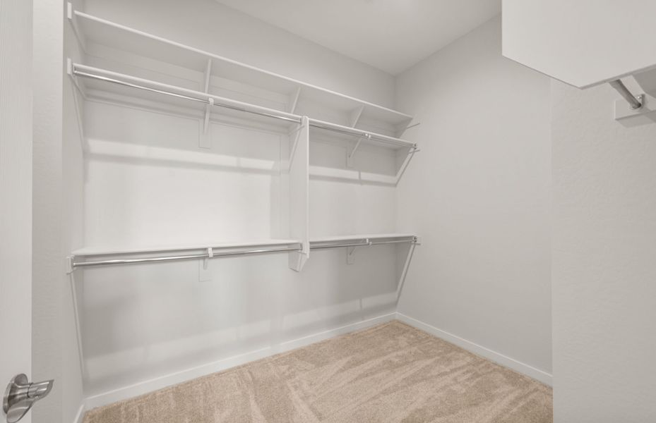 Spacious, unfurnished interior of a new home in Sun City Anthem at Merrill Ranch, Florence (Image 29).