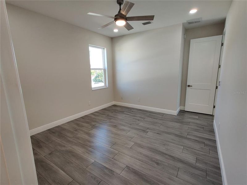 Spacious, unfurnished interior of a new home in , Tampa (Image 46).