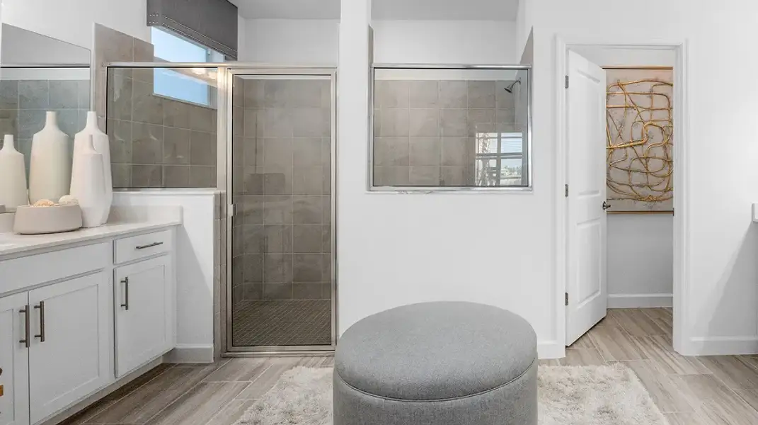 Palmetto EI Glass Enclosed Shower