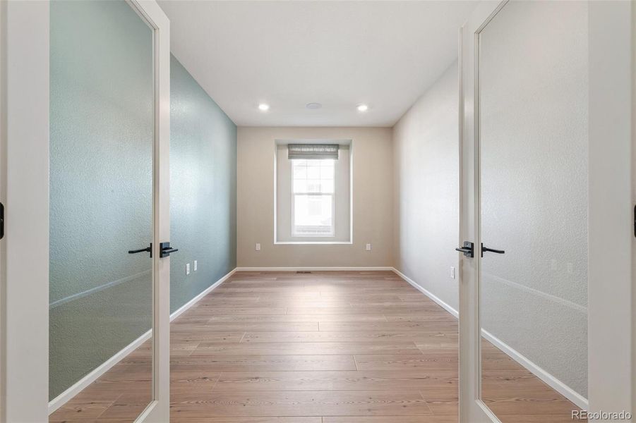 Spacious, unfurnished interior of a new home in Farmlore, Brighton (Image 37).