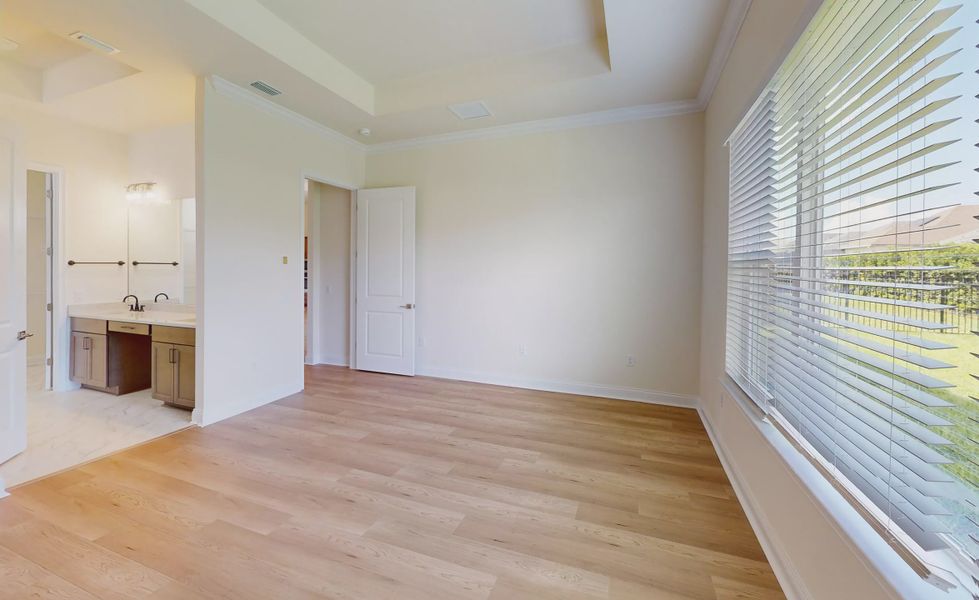 Spacious, unfurnished interior of a new home in Oakmont, Gainesville (Image 16).