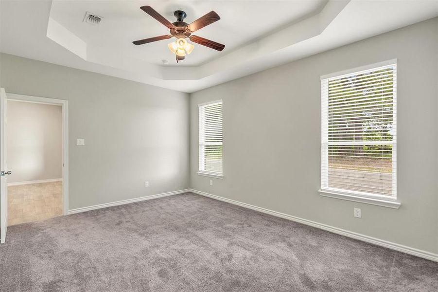 Spacious, unfurnished interior of a new home in , Van (Image 17).