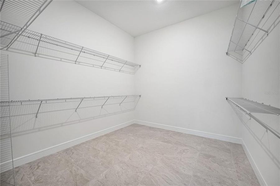 Spacious, unfurnished interior of a new home in , Ocala (Image 25).