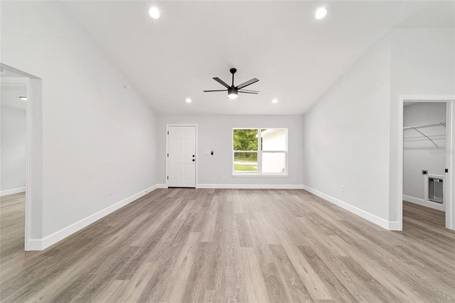 Spacious, unfurnished interior of a new home in , Ocala (Image 23).