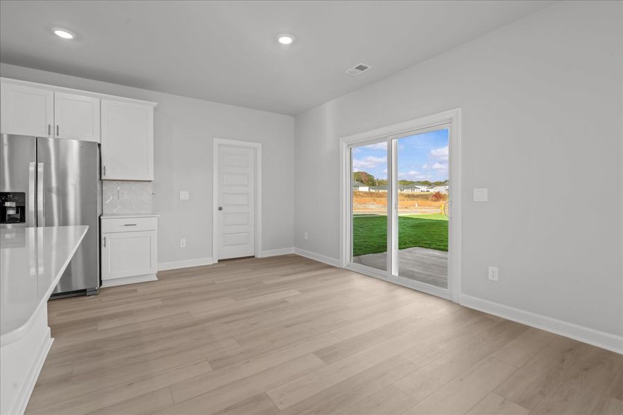 Spacious, unfurnished interior of a new home in Brayfield Manor - Signature Collection, Wellford (Image 14).