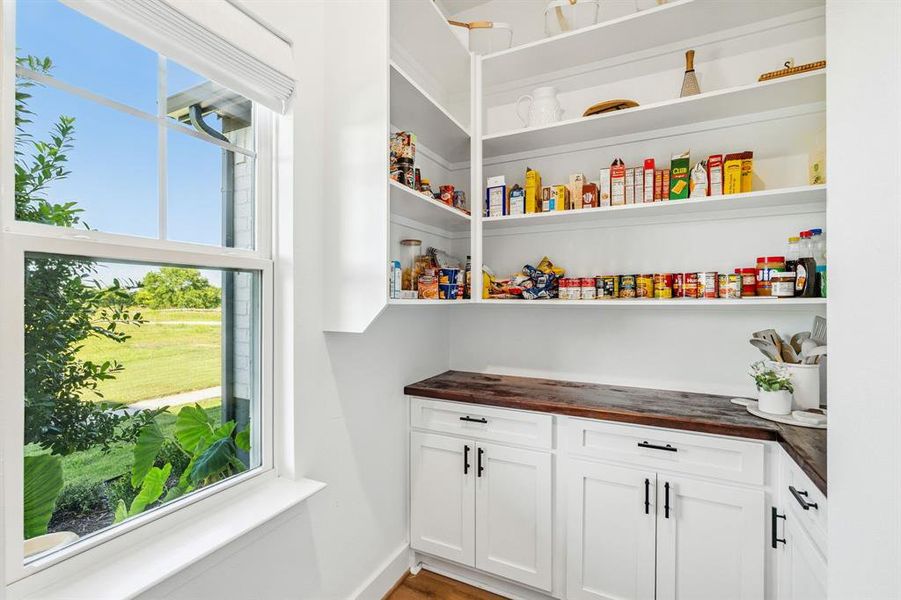 Furnished interior view inside a new home in , Leonard (Image 31).