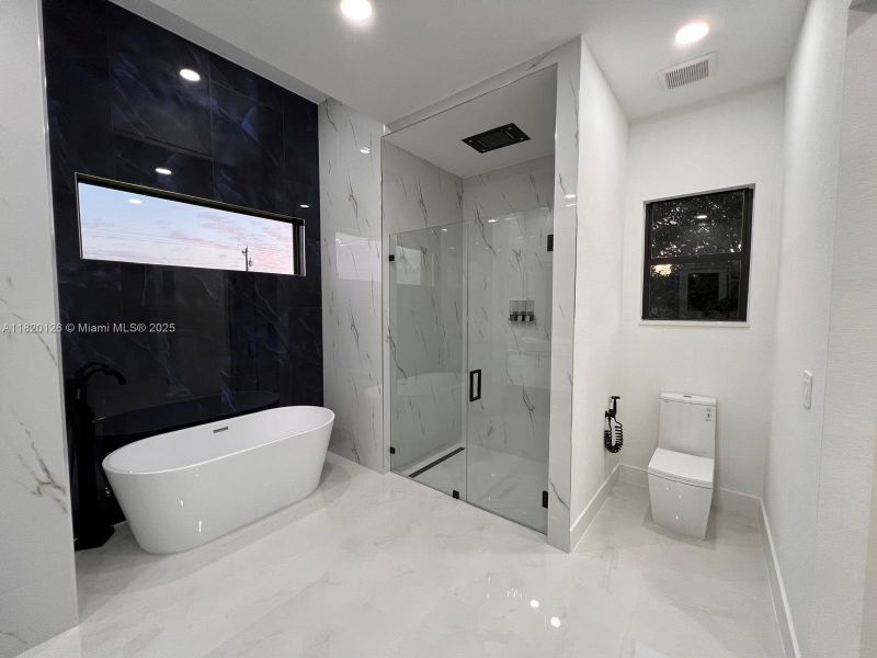 Furnished interior view inside a new home in , Cape Coral (Image 38).